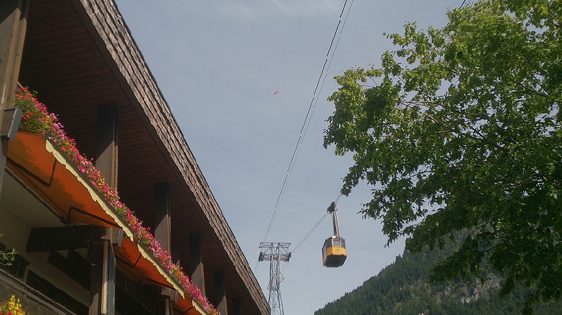 Die Nebelhornbahn kommt Talwärts.