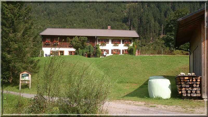Ein netter Berggasthof zwischen Faistenoy und Birgsau, vorbei an Anatstein.