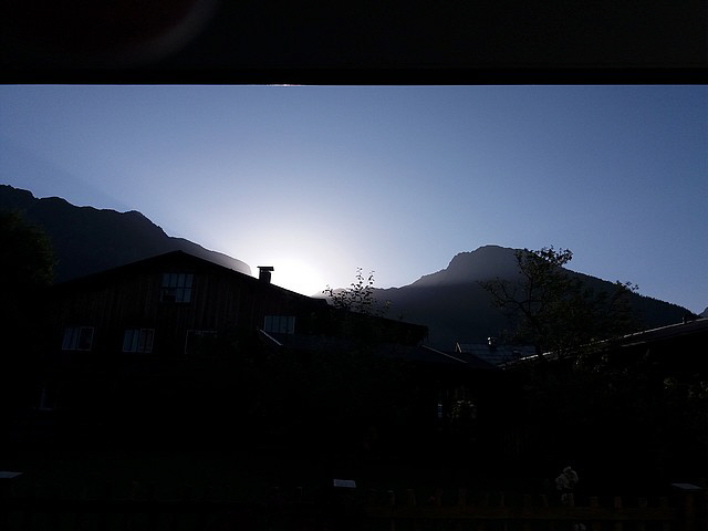 Erste Sonnenstrahlen über dem Schattenberg.