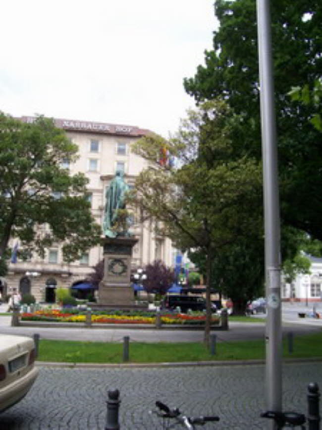 In der Nähge vom Nassauer Hof in Wiesbaden 2007