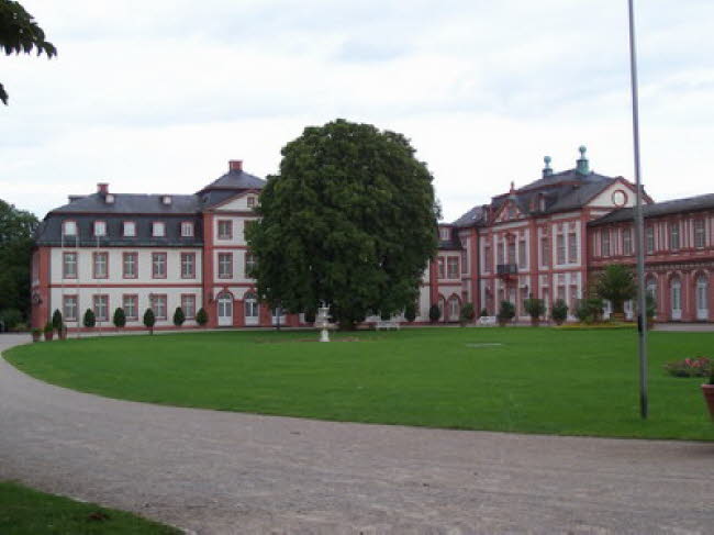 Parkseite Biebricher Schloss 03 2007