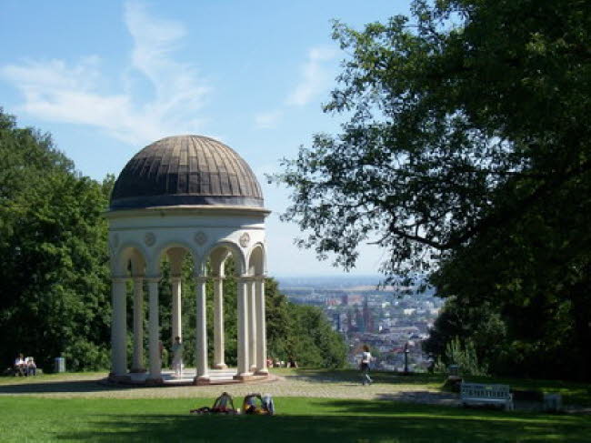 Tempel auf dem Neroberg Wiesbaden 2007
